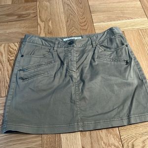 Trina Turk Size 4 Green Mini Skirt